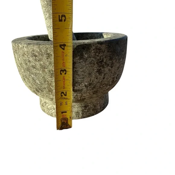 GRANITE MORTAR AND PESTLE SET – HAND-CARVED STONE GRINDER - Picture 6 of 8